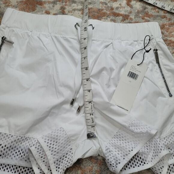 Karma Ricki Short in White - Size Large - Picture 7 of 8